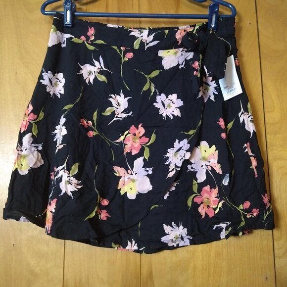 SO Dresses & Skirts - SO Women's Large Floral Faux Wrap A-Line Mini Skirt With Tie New